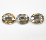 Крупный набор из 3 зеленых гранатов со сменой цвета 6,21 карата